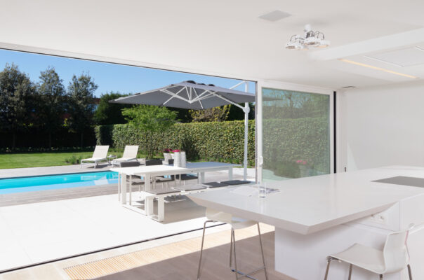ZK.12 by LPW Pools White