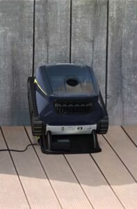 Poolrobot Zodiac Freerider RF 5200 iQ Batteridriven 4 Poolrobot Zodiac Freerider RF 5200 iQ Batteridriven Laddning 197x300